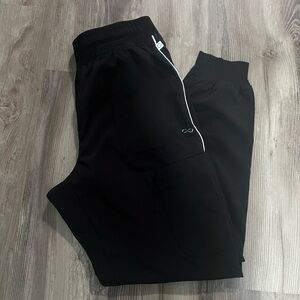 Woman’s scrub joggers